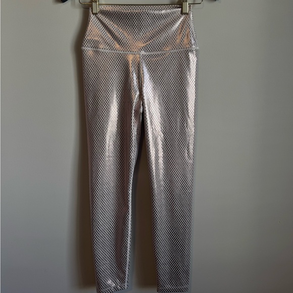 Carbon38 Metallic Pink Leggings - Picture 7 of 9